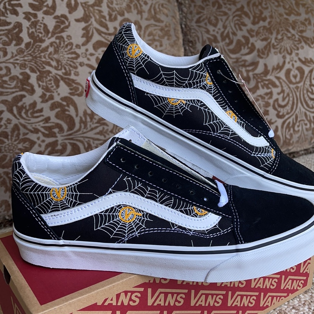 Vans WMNS Old Skool Printed Spider Web/Black Sneakers - Picture 9 of 16